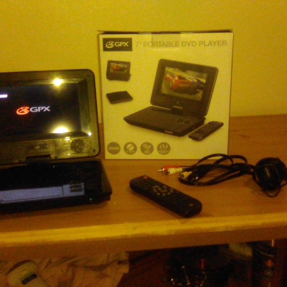 Iview Laptop Magnus Plus and Laptop Desk - Picture 4 of 11